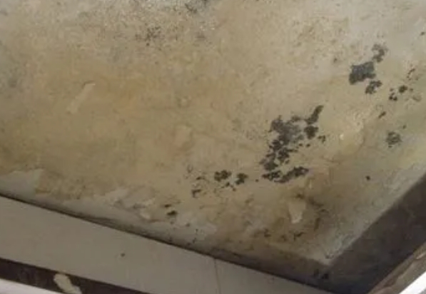 六枝特阳台漏水维修公司分享下六枝特卫生间渗水维修需要注意哪些问题。